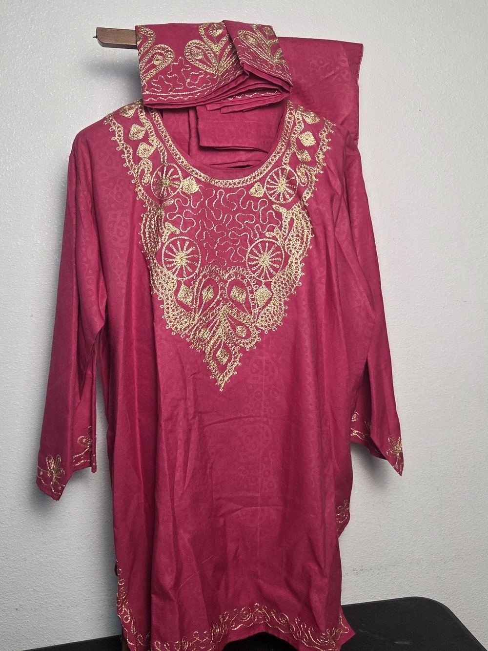 Embroidered Magenta Women's Kashmiri Kurta Set